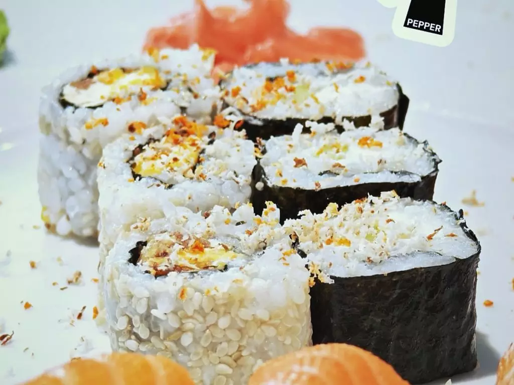 Assiette de makis et sushis