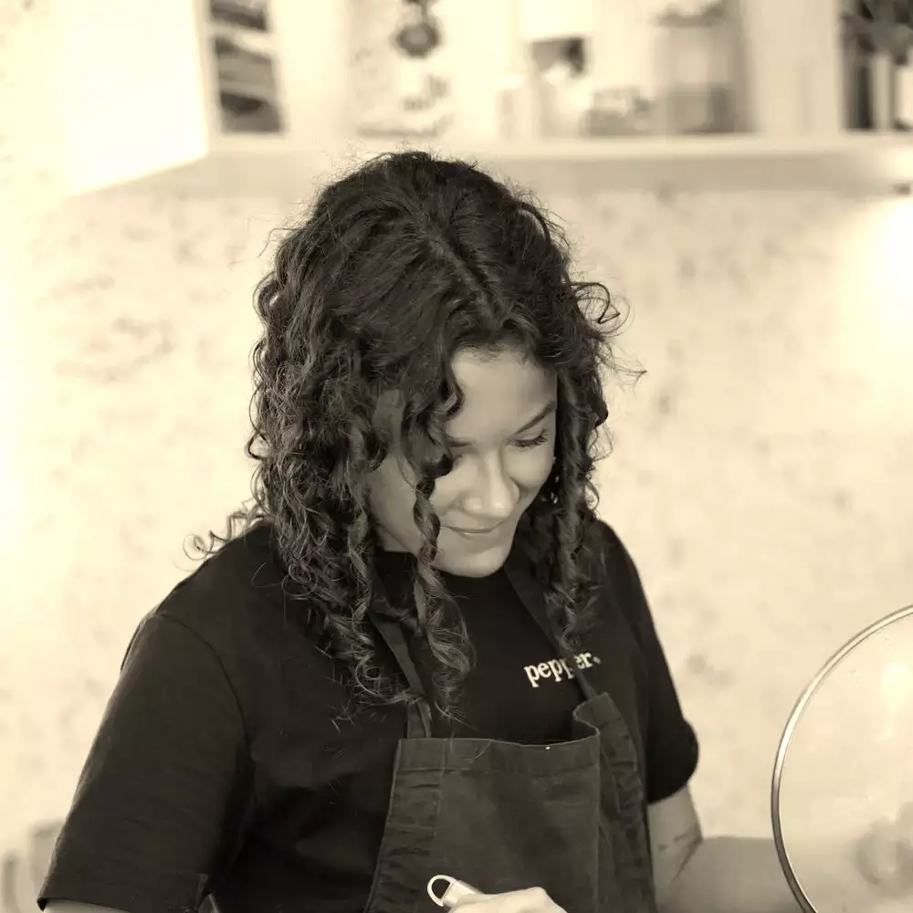 Clara, cheffe de cuisine chez Salt & Pepper